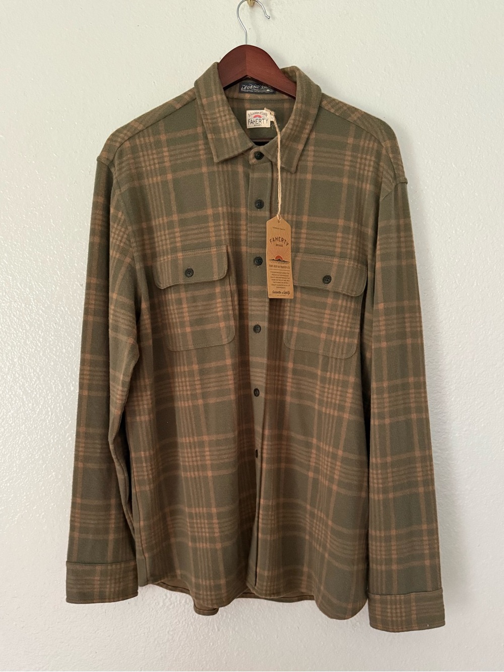 New Faherty Men’s Legend Sweater Shirt Size: Large